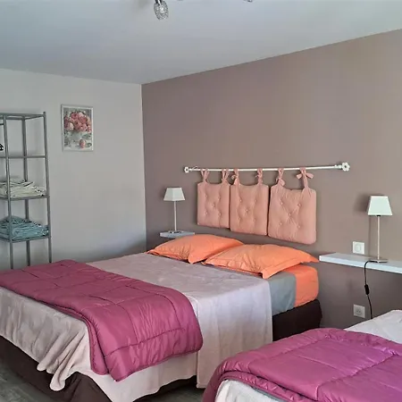 Bed & Breakfast Les D'isa, 15km Du Puy Du Fouu Mauleon