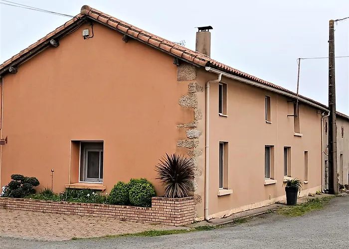Les D'isa, 15km Du Puy Du Fouu Bed & Breakfast 3*